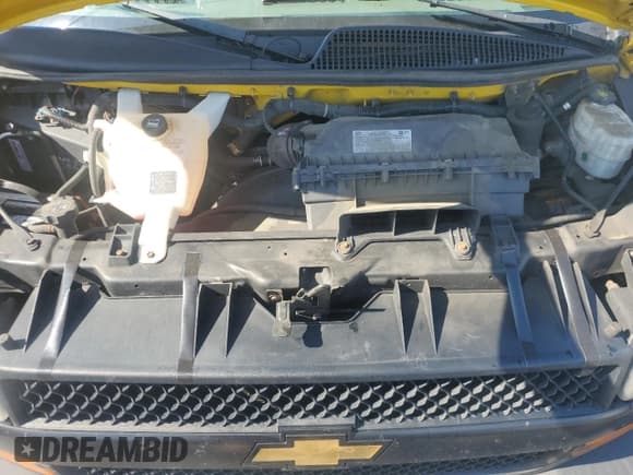 ✅ 2019 Chevrolet Express Cargo • VIN: 1GCWGAFP0K1336907 • Lot: 65523065. Wystawiony na Copart z przebiegiem 188 900 mil. Bezpłatny archiwum sprzedaży aukcyjnych z USA i szczegółowy raport historii pojazdu na DreamBid. Zdjęcie 11.