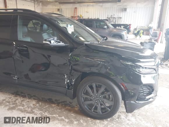 ✅ 2024 Chevrolet Equinox RS • VIN: 3GNAXWEG8RL214668 • Lot: 43494214. Wystawiony na IAAI z przebiegiem 21 769 mil. Bezpłatny archiwum sprzedaży aukcyjnych z USA i szczegółowy raport historii pojazdu na DreamBid. Zdjęcie 6.