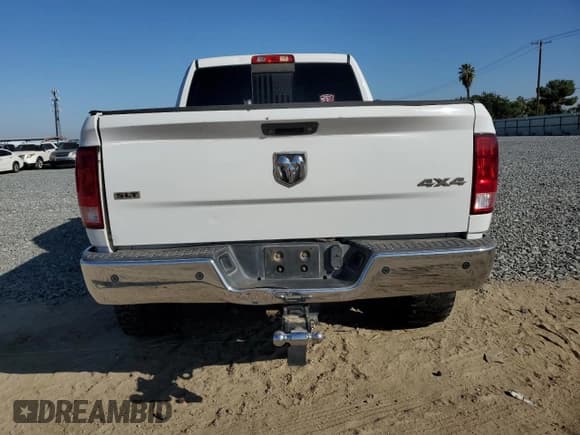✅ 2018 Ram 2500 SLT • VIN: 3C6UR5DL2JG205025 • Lot: 85720245. Wystawiony na Copart z przebiegiem 170 950 mil. Bezpłatny archiwum sprzedaży aukcyjnych z USA i szczegółowy raport historii pojazdu na DreamBid. Zdjęcie 6.