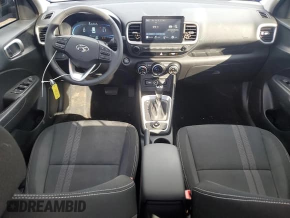 ✅ 2024 Hyundai Venue Limited • VIN: KMHRC8A34RU341523 • Lot: 85797484. Listed on Copart with 7,808 mi. Free auction sales archive from the USA and detailed vehicle history report at DreamBid. Image 8.