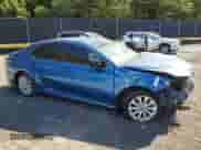 2019 Toyota Camry LE z VIN 4T1B11HK7KU264700, wystawiony jako Copart lot #85474625 z przebiegiem 128 420 mil mil oraz Szkoda całkowita • Salvage title. Historia ofert i sprzedaży dostępna na DreamBid. Obrazek 4.