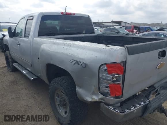 ✅ 2011 Chevrolet Silverado 2500HD LT • VIN: 1GC2KXCG4BZ314530 • Lot: 43730151. Wystawiony na IAAI z przebiegiem 245 803 mil. Bezpłatny archiwum sprzedaży aukcyjnych z USA i szczegółowy raport historii pojazdu na DreamBid. Zdjęcie 3.