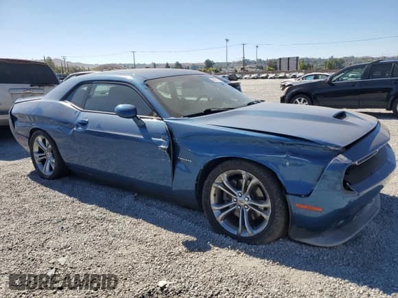 ✅ 2020 Dodge Challenger R/T 50th Anniversary • VIN: 2C3CDZBT4LH215401 • Lot: 69131955. Wystawiony na Copart z przebiegiem 49 610 mil. Bezpłatny archiwum sprzedaży aukcyjnych z USA i szczegółowy raport historii pojazdu na DreamBid. Zdjęcie 4.