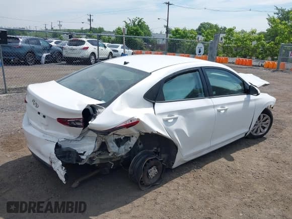 ✅ 2021 Hyundai Accent SEL • VIN: 3KPC24A67ME144045 • Lot: 42623662. Wystawiony na IAAI z przebiegiem 63 316 mil. Bezpłatny archiwum sprzedaży aukcyjnych z USA i szczegółowy raport historii pojazdu na DreamBid. Zdjęcie 4.