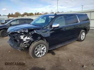2021 Chevrolet Suburban Premier z VIN 1GNSKFKD8MR301307, wystawiony jako Copart lot #90819155 z przebiegiem 55 562 mil mil oraz Szkoda całkowita • Salvage title. Historia ofert i sprzedaży dostępna na DreamBid. Obrazek 1.