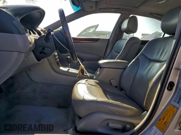 ✅ 2002 Lexus ES 300 • VIN: JTHBF30G425021041 • Lot: 95804175. Listed on Copart with 224,135 mi. Free auction sales archive from the USA and detailed vehicle history report at DreamBid. Image 7.