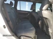 ✅ 2022 Lexus GX 460 • VIN: JTJKM7BX3N5319822 • Lot: 42830955. Wystawiony na Copart z przebiegiem 61 823 mil. Bezpłatny archiwum sprzedaży aukcyjnych z USA i szczegółowy raport historii pojazdu na DreamBid. Zdjęcie 11.