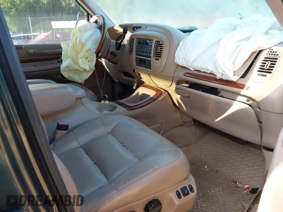 ✅ 1999 Lincoln Navigator • VIN: 5LMRU27AXXLJ40130 • Лот: 42761339. Опубликован ранее на IAAI с пробегом 192 340 миль. Бесплатный доступ к архиву аукционных продаж из США и подробный отчёт об истории автомобиля на DreamBid. Изображение 5.