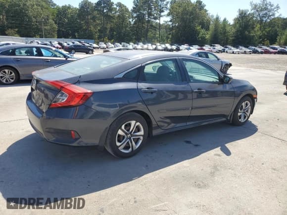 ✅ 2017 Honda Civic LX • VIN: 19XFC2F58HE231196 • Lot: 82138745. Wystawiony na Copart z przebiegiem 134 865 mil. Bezpłatny archiwum sprzedaży aukcyjnych z USA i szczegółowy raport historii pojazdu na DreamBid. Zdjęcie 3.