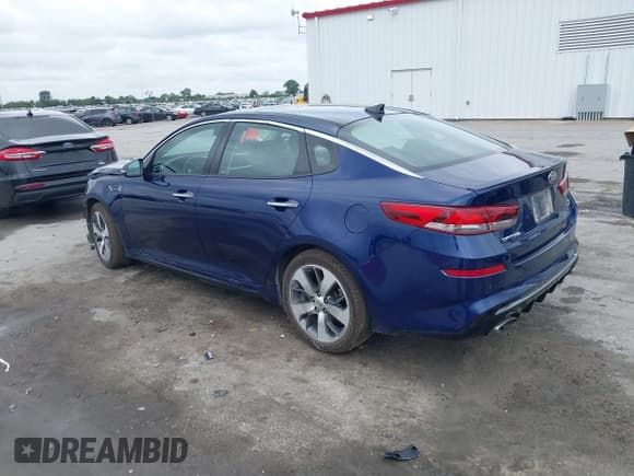 ✅ 2019 Kia Optima S • VIN: 5XXGT4L36KG361558 • Lot: 43303958. Wystawiony na IAAI z przebiegiem 85 818 mil. Bezpłatny archiwum sprzedaży aukcyjnych z USA i szczegółowy raport historii pojazdu na DreamBid. Zdjęcie 3.