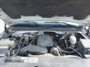 ✅ 2006 Chevrolet Silverado 2500HD LT2 • VIN: 1GCHK29UX6E262621 • Lot: 42322189. Wystawiony na IAAI z przebiegiem 233 221 mil. Bezpłatny archiwum sprzedaży aukcyjnych z USA i szczegółowy raport historii pojazdu na DreamBid. Zdjęcie 10.