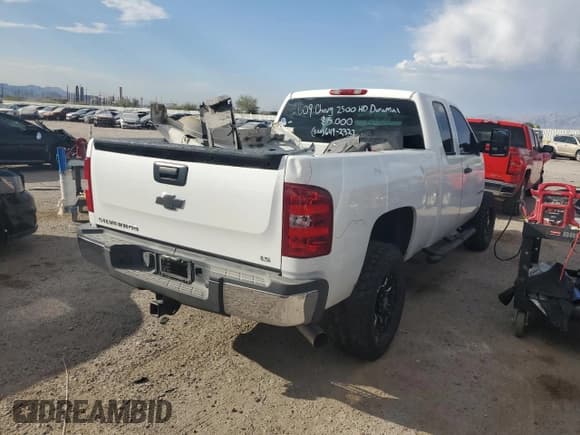 ✅ 2009 Chevrolet Silverado 2500HD • VIN: 1GCHK49609E157054 • Лот: 74556264. Опубликован ранее на Copart с пробегом 114 949 миль. Бесплатный доступ к архиву аукционных продаж из США и подробный отчёт об истории автомобиля на DreamBid. Изображение 3.
