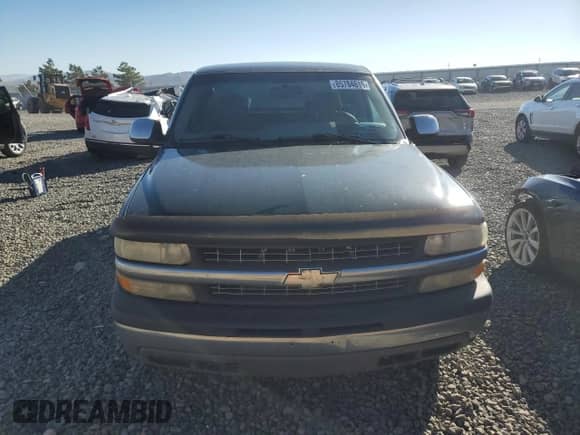 2001 Chevrolet Silverado 1500 LS z VIN 1GCEK19T01E259501, wystawiony jako Copart lot #85784615 z przebiegiem 332 511 mil mil oraz Czysty tytuł • Clean title. Historia ofert i sprzedaży dostępna na DreamBid. Obrazek 5.