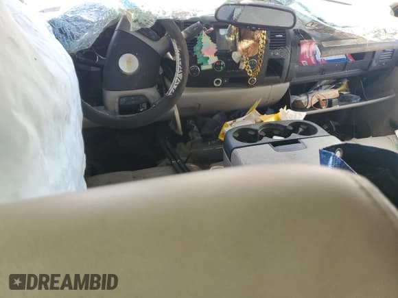 ✅ 2011 Chevrolet Silverado 1500 LT • VIN: 3GCPKSE33BG189331 • Lot: 74946834. Listed on Copart with 254,246 mi. Free auction sales archive from the USA and detailed vehicle history report at DreamBid. Image 8.