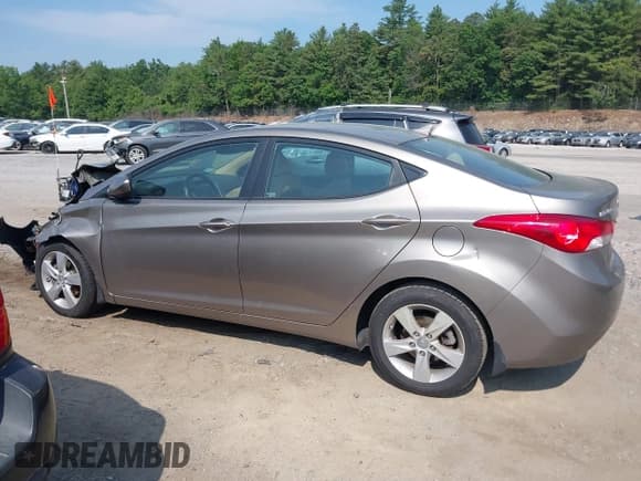 ✅ 2013 Hyundai Elantra GLS • VIN: 5NPDH4AE0DH329267 • Lot: 42415914. Listed on IAAI with Not provided. Free auction sales archive from the USA and detailed vehicle history report at DreamBid. Image 13.