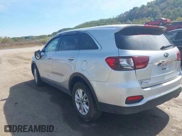 ✅ 2019 Kia Sorento LX • VIN: 5XYPGDA50KG442401 • Лот: 43350031. Опубликован ранее на IAAI с пробегом 134 877 миль. Бесплатный доступ к архиву аукционных продаж из США и подробный отчёт об истории автомобиля на DreamBid. Изображение 3.