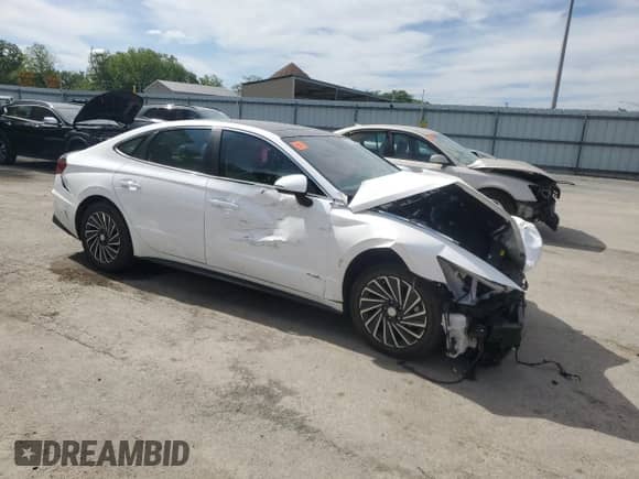 2023 Hyundai Sonata Limited z VIN KMHL54JJ1PA058017, wystawiony jako Copart lot #56560855 z przebiegiem Nie podano mil oraz Szkoda całkowita • Salvage title. Historia ofert i sprzedaży dostępna na DreamBid. Obrazek 4.