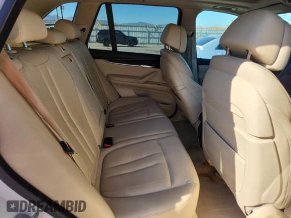 ✅ 2014 BMW X5 xDrive50i • VIN: 5UXKR6C51E0J71662 • Lot: 90668015. Wystawiony na Copart z przebiegiem 108 277 mil. Bezpłatny archiwum sprzedaży aukcyjnych z USA i szczegółowy raport historii pojazdu na DreamBid. Zdjęcie 11.