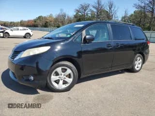 ✅ 2012 Toyota Sienna LE AAS • VIN: 5TDKK3DCXCS230395 • Lot: 80191145. Listed on Copart with 169,378 mi. Free auction sales archive from the USA and detailed vehicle history report at DreamBid. Image 1.