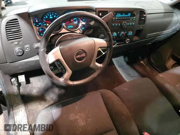 ✅ 2011 GMC Sierra 1500 • VIN: 1GTN2VEA5BZ112595 • Lot: 43603965. Wystawiony na Copart z przebiegiem 141 038 mil. Bezpłatny archiwum sprzedaży aukcyjnych z USA i szczegółowy raport historii pojazdu na DreamBid. Zdjęcie 8.