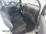 ✅ 2009 Nissan Cube S • VIN: JN8AZ28RX9T127220 • Lot: 43130286. Wystawiony na IAAI z przebiegiem 105 523 mil. Bezpłatny archiwum sprzedaży aukcyjnych z USA i szczegółowy raport historii pojazdu na DreamBid. Zdjęcie 5.