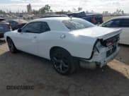 ✅ 2017 Dodge Challenger SXT • VIN: 2C3CDZAGXHH633991 • Lot: 43481479. Wystawiony na IAAI z przebiegiem 127 857 mil. Bezpłatny archiwum sprzedaży aukcyjnych z USA i szczegółowy raport historii pojazdu na DreamBid. Zdjęcie 3.