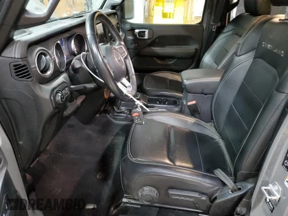 ✅ 2021 Jeep Gladiator High Altitude • VIN: 1C6HJTFG0ML609364 • Lot: 85758225. Wystawiony na Copart z przebiegiem 44 967 mil. Bezpłatny archiwum sprzedaży aukcyjnych z USA i szczegółowy raport historii pojazdu na DreamBid. Zdjęcie 7.