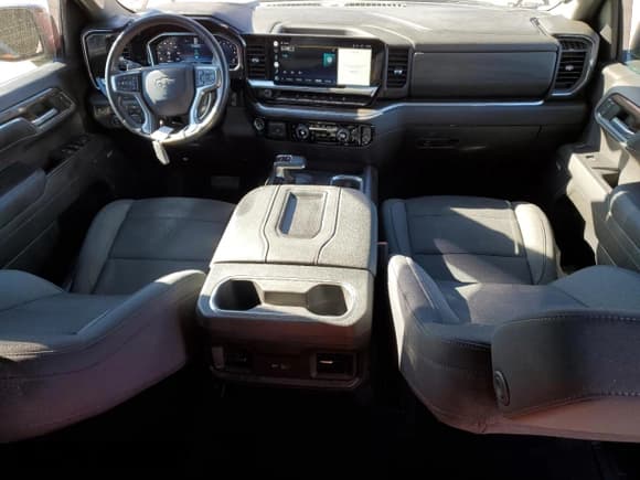 ✅ 2022 Chevrolet Silverado 1500 RST • VIN: 1GCUDEED0NZ556715 • Lot: 90831015. Listed on Copart with 41,842 mi. Free auction sales archive from the USA and detailed vehicle history report at DreamBid. Image 8.