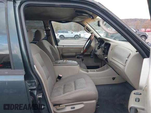 ✅ 2003 Ford Explorer Sport Trac XLS • VIN: 1FMZU77E13UB19884 • Lot: 43588492. Wystawiony na IAAI z przebiegiem 171 704 mil. Bezpłatny archiwum sprzedaży aukcyjnych z USA i szczegółowy raport historii pojazdu na DreamBid. Zdjęcie 5.