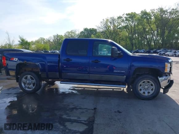 ✅ 2013 Chevrolet Silverado 2500HD LT • VIN: 1GC1KXCG1DF130999 • Lot: 42080914. Listed on IAAI with 366,141 mi. Free auction sales archive from the USA and detailed vehicle history report at DreamBid. Image 14.