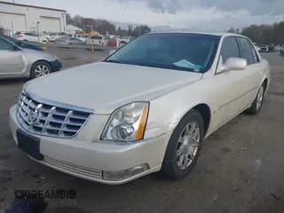 ✅ 2008 Cadillac DTS 1SC • VIN: 1G6KD57Y98U133126 • Lot: 43796326. Wystawiony na IAAI z przebiegiem 129 440 mil. Bezpłatny archiwum sprzedaży aukcyjnych z USA i szczegółowy raport historii pojazdu na DreamBid. Zdjęcie 2.