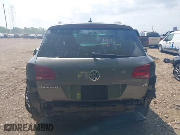 ✅ 2016 Volkswagen Touareg Lux • VIN: WVGEF9BP7GD011255 • Лот: 42225568. Опубликован ранее на IAAI с пробегом 102 623 миль. Бесплатный доступ к архиву аукционных продаж из США и подробный отчёт об истории автомобиля на DreamBid. Изображение 16.