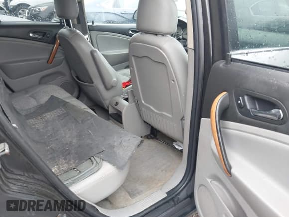 ✅ 2006 Saturn VUE • VIN: 5GZCZ53426S870035 • Lot: 41731594. Wystawiony na IAAI z przebiegiem 161 356 mil. Bezpłatny archiwum sprzedaży aukcyjnych z USA i szczegółowy raport historii pojazdu na DreamBid. Zdjęcie 8.