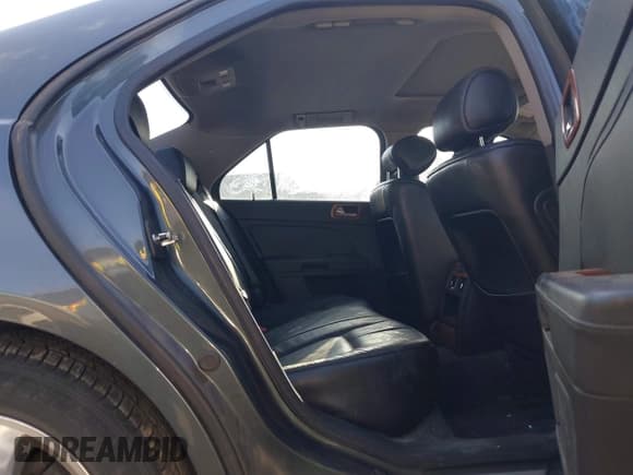 ✅ 2008 Cadillac STS RWD • VIN: 1G6DW67V680152576 • Lot: 41903255. Wystawiony na IAAI z przebiegiem 139 696 mil. Bezpłatny archiwum sprzedaży aukcyjnych z USA i szczegółowy raport historii pojazdu na DreamBid. Zdjęcie 8.