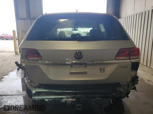 ✅ 2021 Volkswagen Atlas SE • VIN: 1V2NR2CAXMC531026 • Lot: 87272245. Listed on Copart with 59,692 mi. Free auction sales archive from the USA and detailed vehicle history report at DreamBid. Image 6.