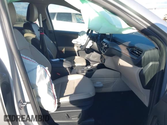 ✅ 2020 Ford Escape Titanium • VIN: 1FMCU9J91LUB17579 • Lot: 43718553. Listed on IAAI with 54,060 mi. Free auction sales archive from the USA and detailed vehicle history report at DreamBid. Image 5.