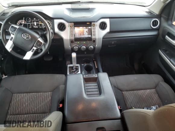 ✅ 2018 Toyota Tundra SR • VIN: 5TFRM5F16JX127725 • Lot: 91208775. Listed on Copart with 252,572 mi. Free auction sales archive from the USA and detailed vehicle history report at DreamBid. Image 8.