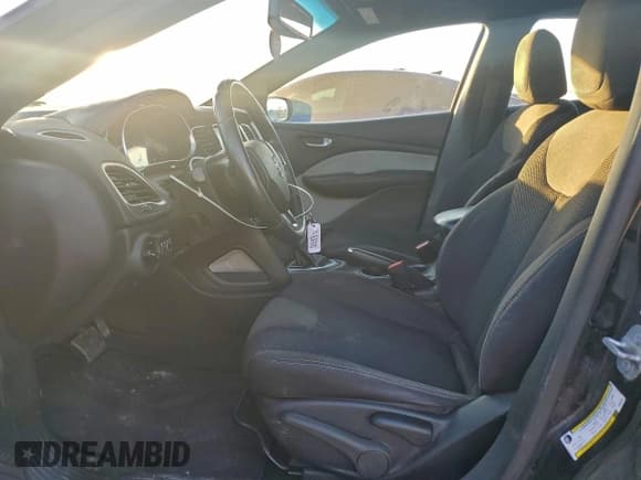 ✅ 2014 Dodge Dart SXT • VIN: 1C3CDFBB5ED868583 • Lot: 85443815. Listed on Copart with 192,590 mi. Free auction sales archive from the USA and detailed vehicle history report at DreamBid. Image 7.