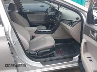 ✅ 2016 Hyundai Sonata SE • VIN: 5NPE24AFXGH357001 • Лот: 43565076. Опубликован ранее на IAAI с пробегом 257 608 миль. Бесплатный доступ к архиву аукционных продаж из США и подробный отчёт об истории автомобиля на DreamBid. Изображение 5.