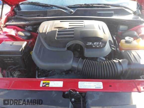 ✅ 2013 Dodge Challenger Rallye Redline • VIN: 2C3CDYAG7DH562639 • Lot: 41685691. Wystawiony na IAAI z przebiegiem 100 181 mil. Bezpłatny archiwum sprzedaży aukcyjnych z USA i szczegółowy raport historii pojazdu na DreamBid. Zdjęcie 10.