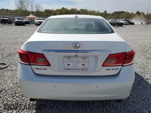 ✅ 2010 Lexus ES 330 • VIN: JTHBK1EG6A2404312 • Лот: 89886705. Опубликован ранее на Copart с пробегом 147 724 миль. Бесплатный доступ к архиву аукционных продаж из США и подробный отчёт об истории автомобиля на DreamBid. Изображение 6.