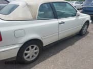 ✅ 1998 Volkswagen Cabriolet • VIN: 3VWBB81E4WM801240 • Lot: 42780919. Wystawiony na IAAI z przebiegiem 91 097 mil. Bezpłatny archiwum sprzedaży aukcyjnych z USA i szczegółowy raport historii pojazdu na DreamBid. Zdjęcie 6.