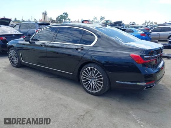 ✅ 2022 BMW 7 Series 750i xDrive • VIN: WBA7U2C00NCK89037 • Lot: 43061960. Wystawiony na IAAI z przebiegiem 30 841 mil. Bezpłatny archiwum sprzedaży aukcyjnych z USA i szczegółowy raport historii pojazdu na DreamBid. Zdjęcie 3.