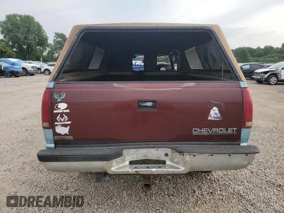 ✅ 1991 GMC Sierra 1500 • VIN: 2GTEC19K3M1525605 • Лот: 69089645. Опубликован ранее на Copart с пробегом Не указан. Бесплатный доступ к архиву аукционных продаж из США и подробный отчёт об истории автомобиля на DreamBid. Изображение 6.