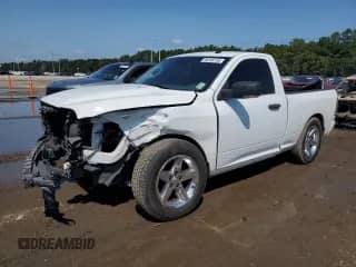 2013 Ram 1500 Express z VIN 3C6JR6AT8DG576594, wystawiony jako Copart lot #80308195 z przebiegiem 99 004 mil mil oraz Szkoda całkowita • Salvage title. Historia ofert i sprzedaży dostępna na DreamBid. Obrazek 1.