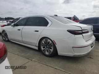 ✅ 2024 BMW i7 xDrive60 • VIN: WBY53EJ08RCP27227 • Lot: 74042144. Wystawiony na Copart z przebiegiem Nie podano. Bezpłatny archiwum sprzedaży aukcyjnych z USA i szczegółowy raport historii pojazdu na DreamBid. Zdjęcie 2.
