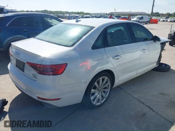 ✅ 2017 Audi A4 ultra Premium • VIN: WAUGMAF4XHN067025 • Лот: 42796545. Опубликован ранее на IAAI с пробегом Не указан. Бесплатный доступ к архиву аукционных продаж из США и подробный отчёт об истории автомобиля на DreamBid. Изображение 4.