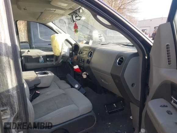 ✅ 2008 Ford F-150 XLT • VIN: 1FTPW145X8FA75211 • Lot: 41688354. Wystawiony na IAAI z przebiegiem Nie podano. Bezpłatny archiwum sprzedaży aukcyjnych z USA i szczegółowy raport historii pojazdu na DreamBid. Zdjęcie 5.