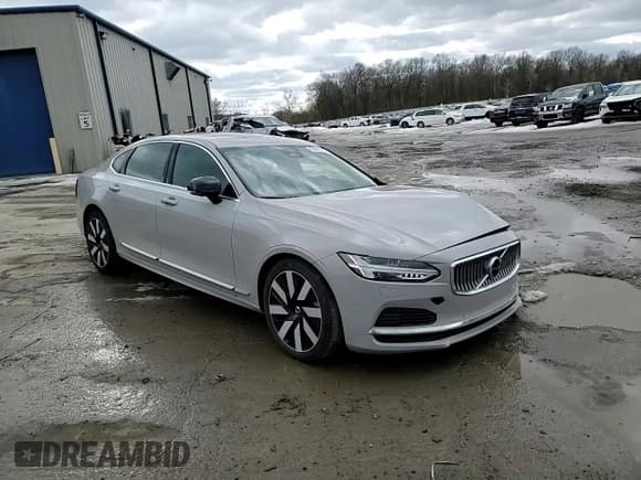 ✅ 2024 Volvo S90 Recharge Plug-In Hybrid Ultimate • VIN: LVYH60AF5RP414165 • Lot: 42408215. Listed on Copart with 1,320 mi. Free auction sales archive from the USA and detailed vehicle history report at DreamBid. Image 14.
