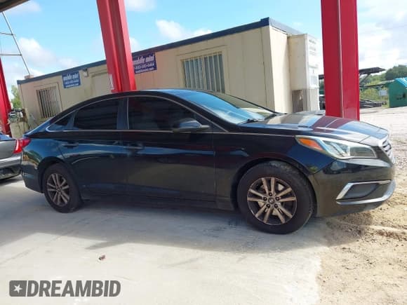 ✅ 2017 Hyundai Sonata SE • VIN: 5NPE24AF7HH493989 • Lot: 43381172. Listed on IAAI with 157,480 mi. Free auction sales archive from the USA and detailed vehicle history report at DreamBid. Image 13.